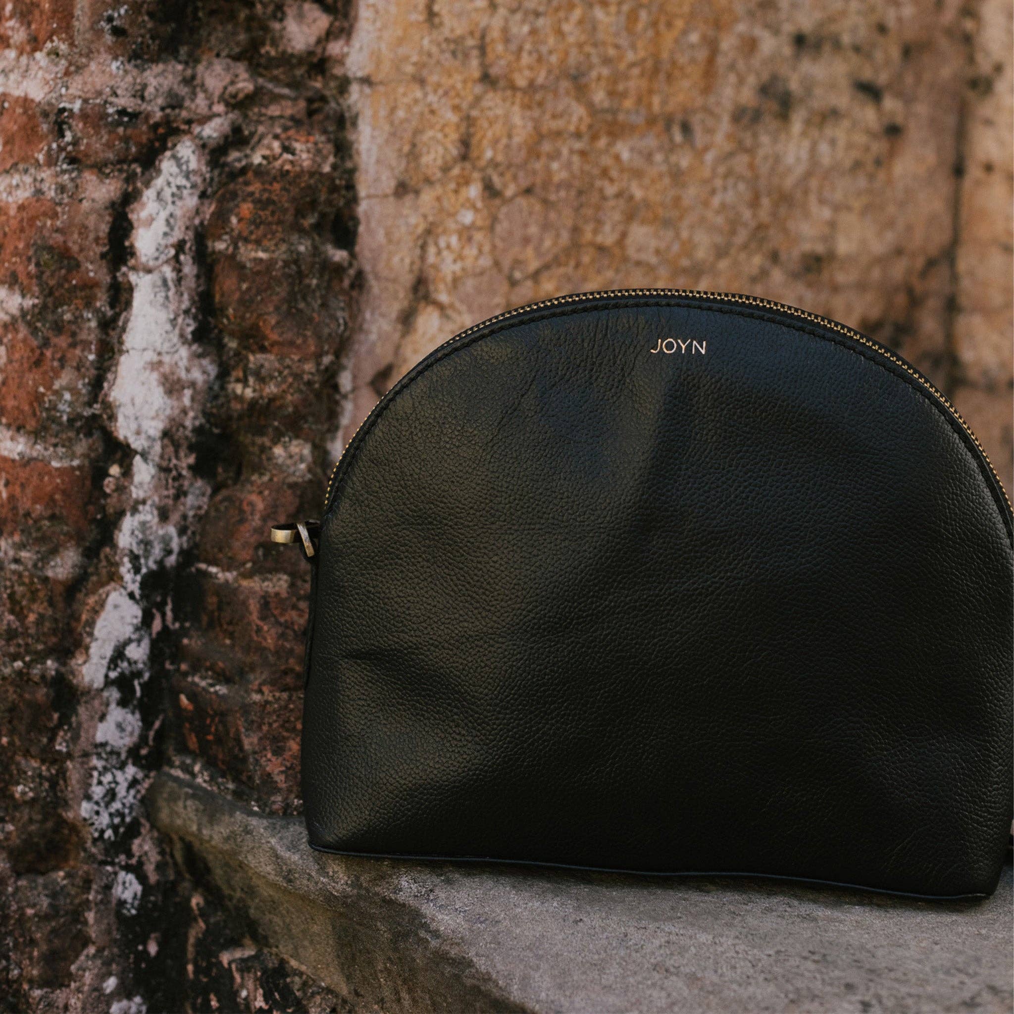 Halfmoon Crossbody - Black