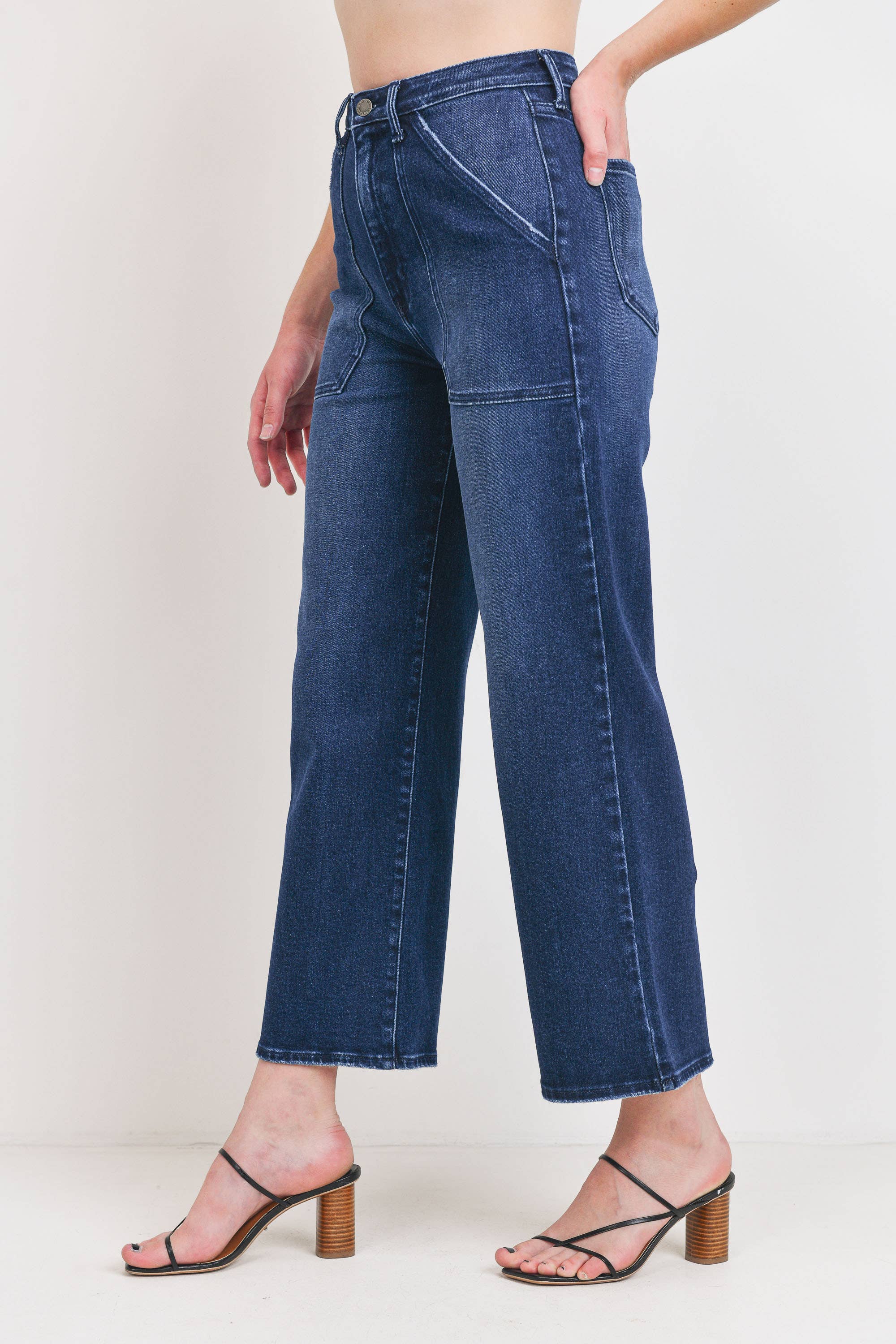 Cargo Pocket Wide Leg Jeans
