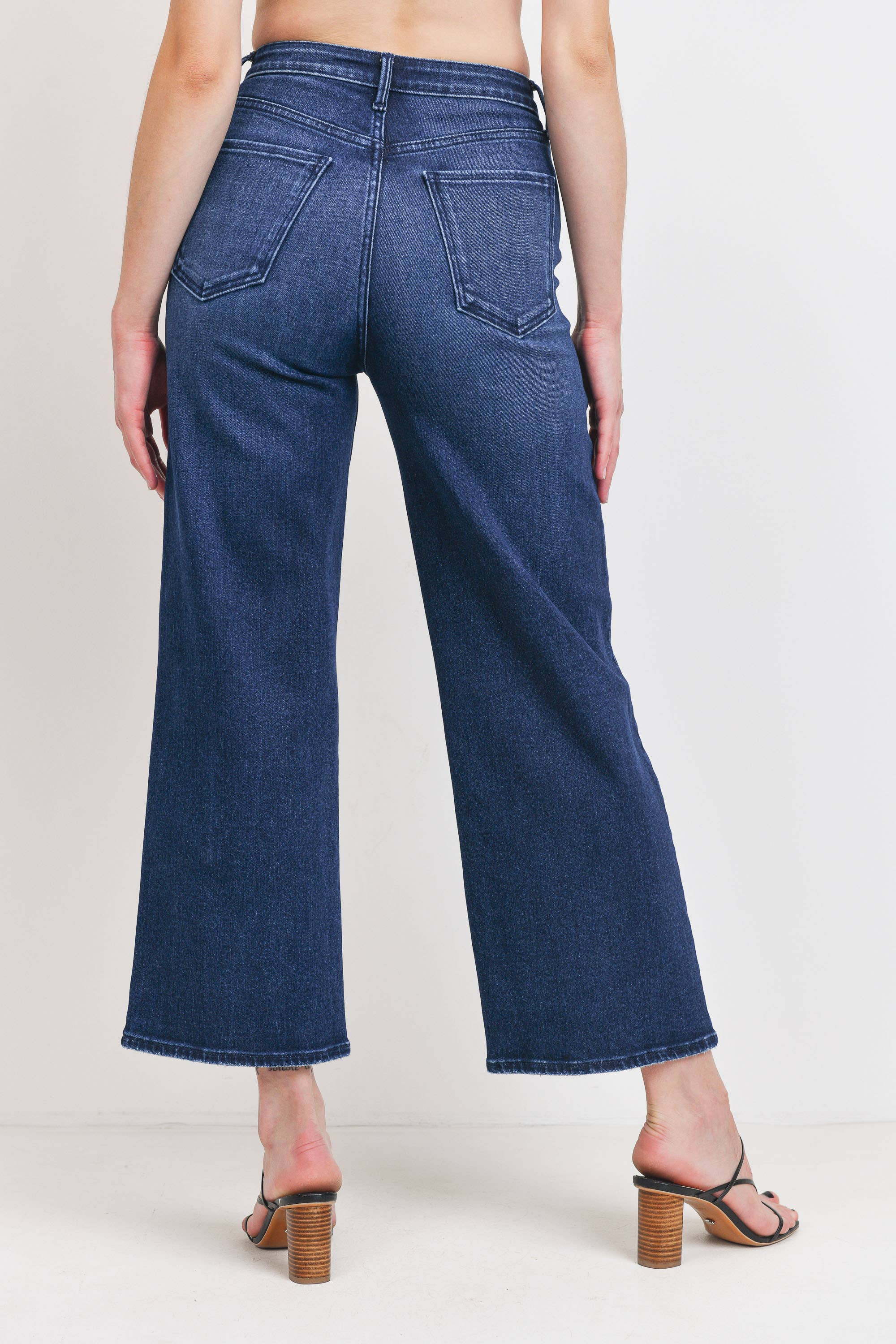 Cargo Pocket Wide Leg Jeans