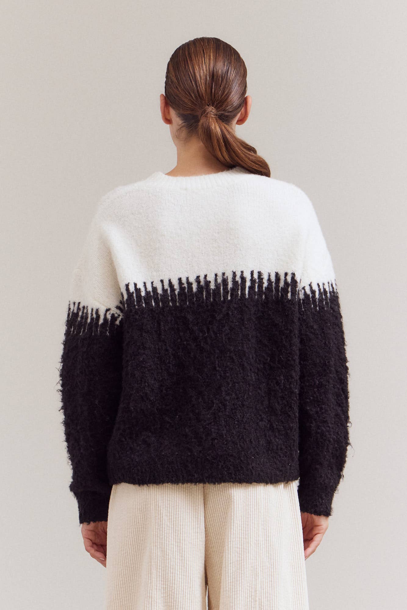 YARN MIXED BLOCK SWEATER TOP