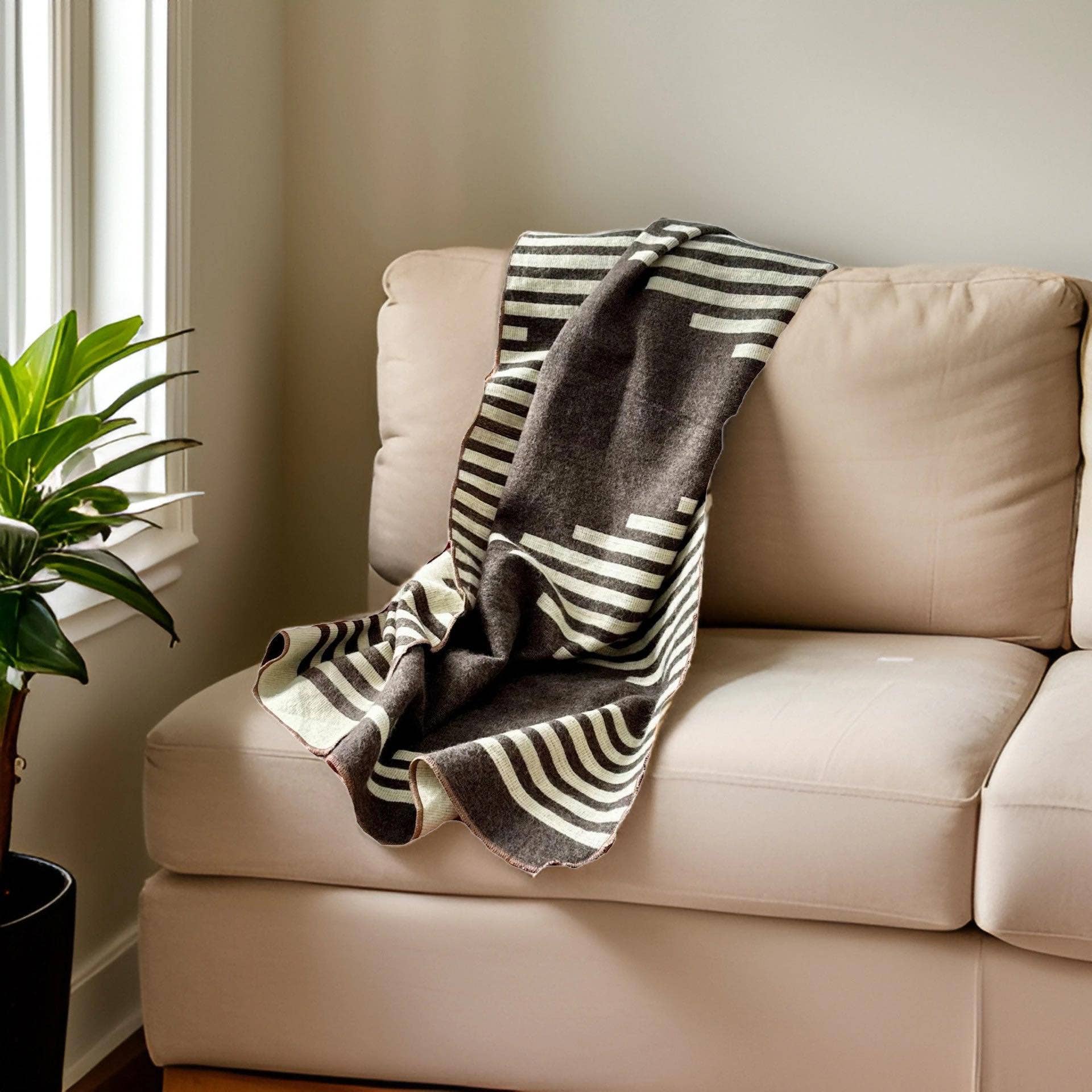 Andean Alpaca Wool Throw Blanket - Coffee