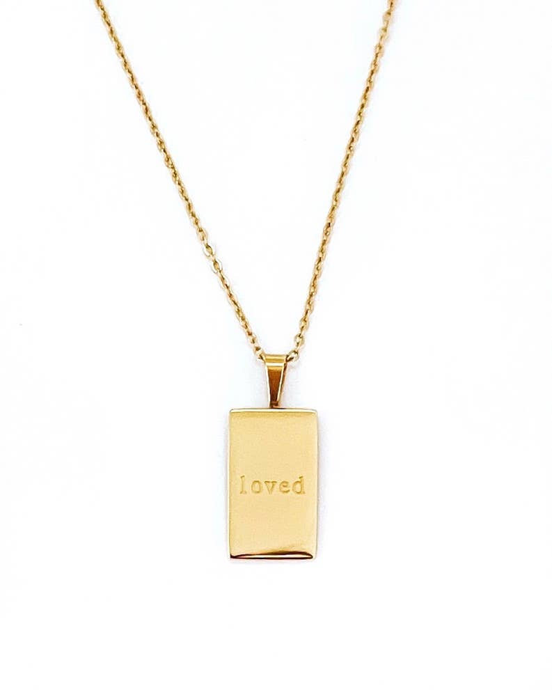 Amour Best Selling Engraved Pendant Necklace