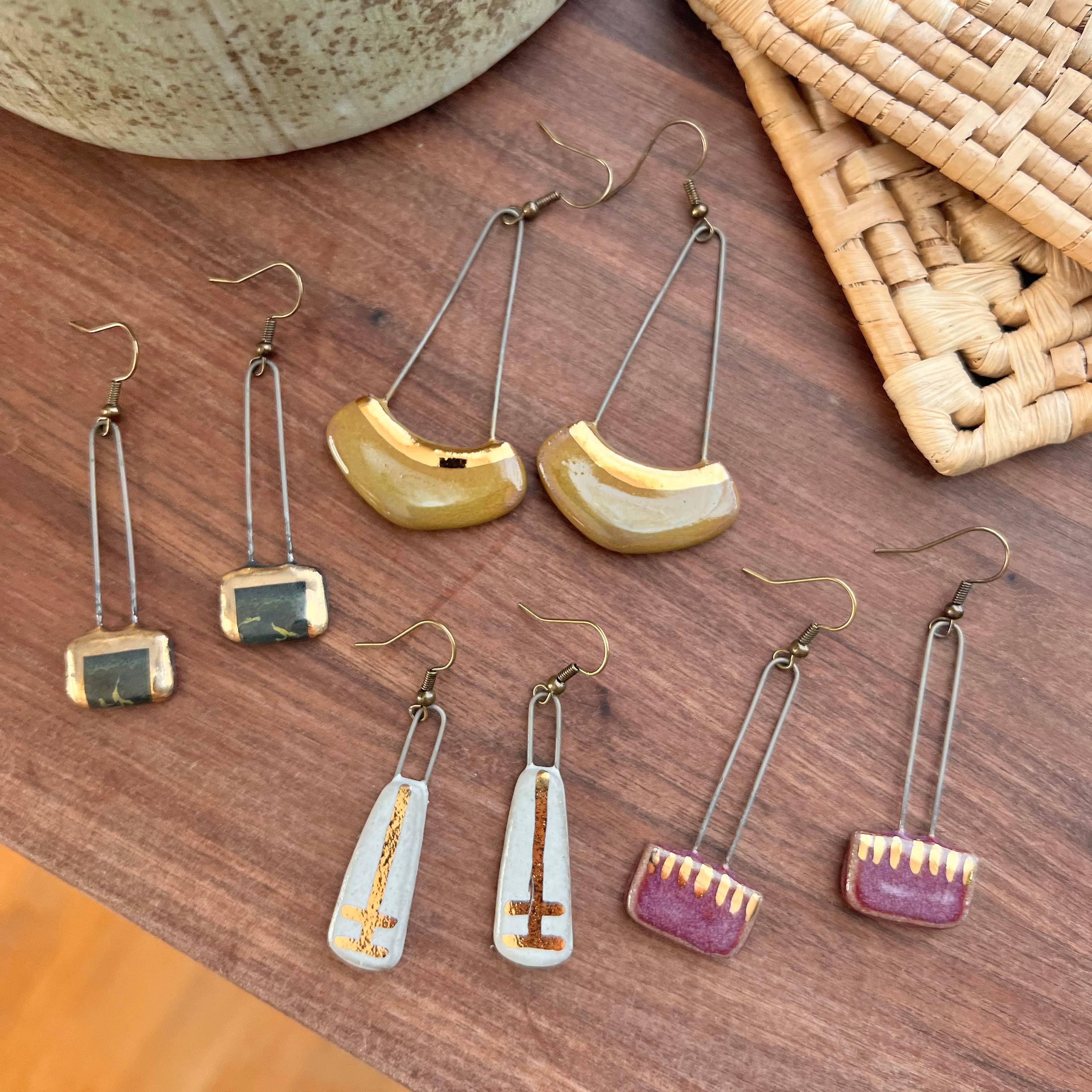 Olive Gold Lined Collar Earrings