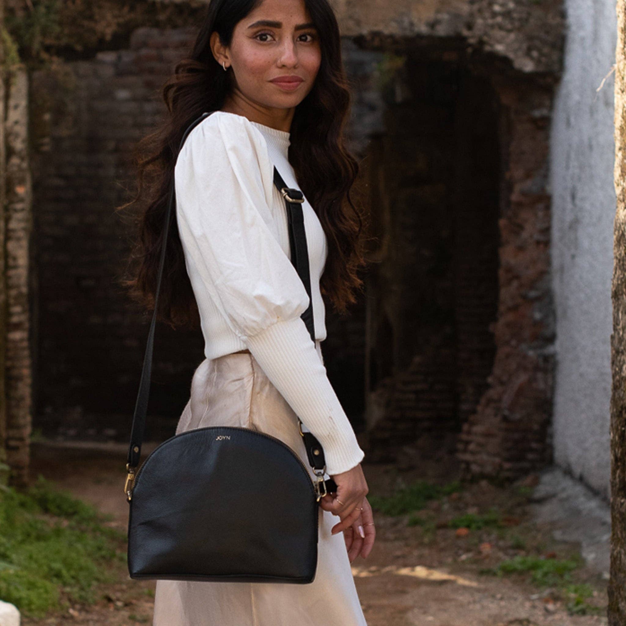 Halfmoon Crossbody - Black
