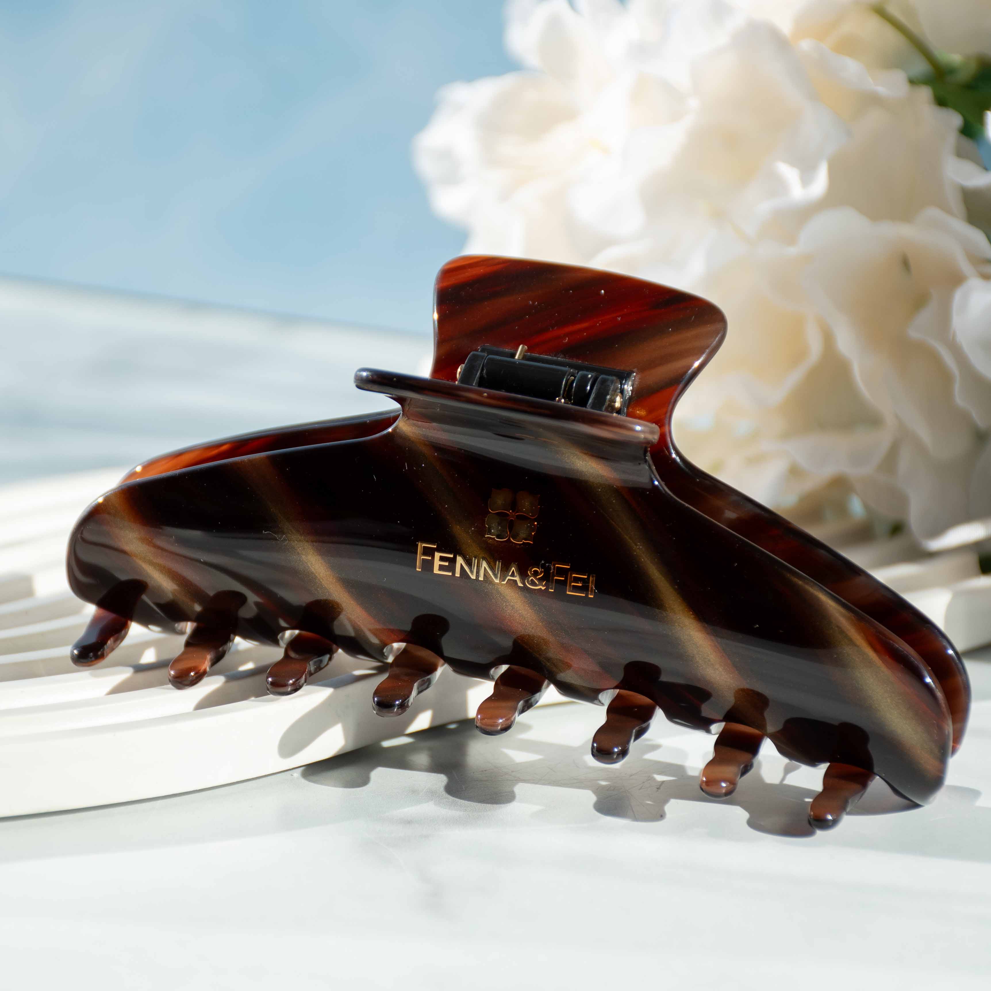 Glamour Grip Wave Claw in Tigers Eye