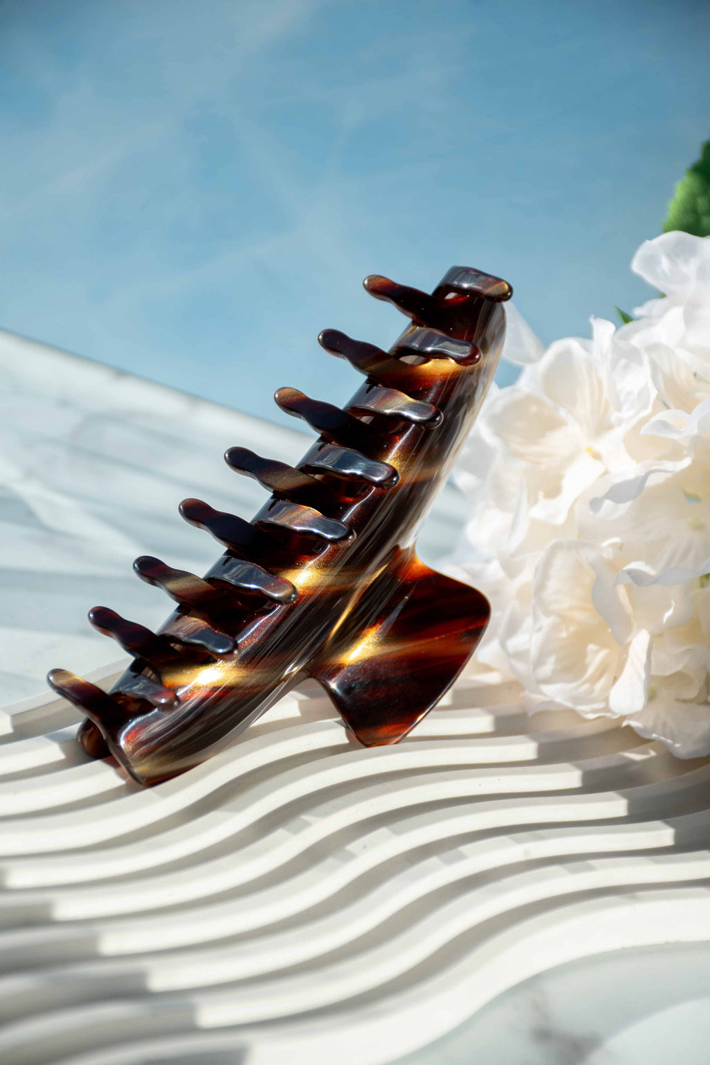 Glamour Grip Wave Claw in Tigers Eye