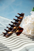 Glamour Grip Wave Claw in Tigers Eye