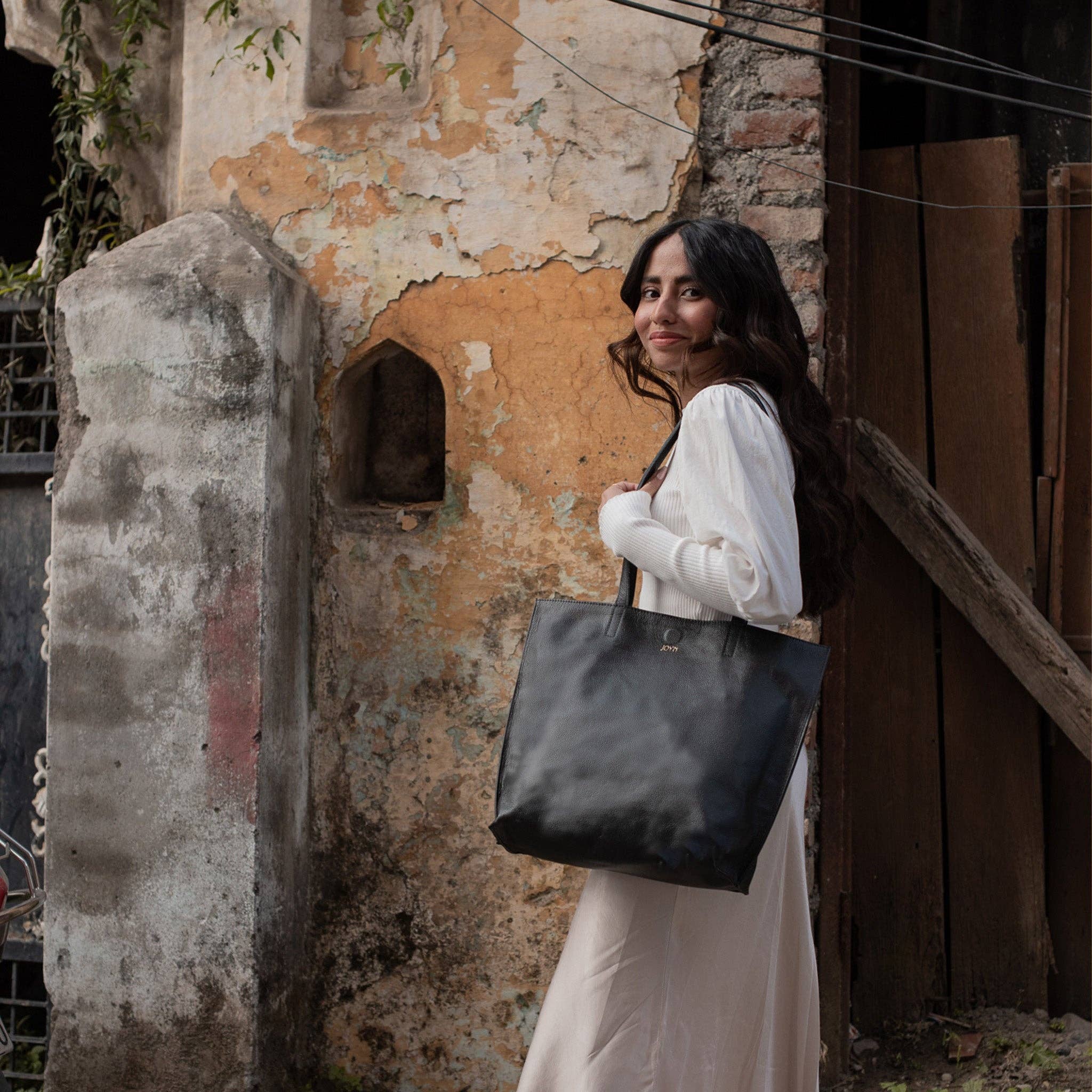 Everyday Tote - in Black