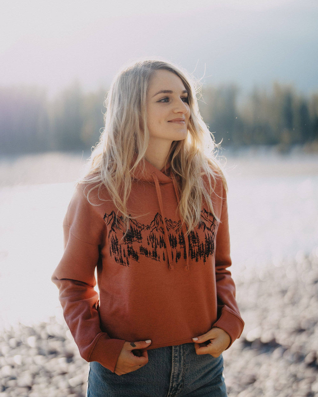 Mountain Sketch Ladies Crop Hoodie - Desert Rose