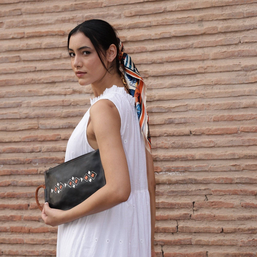 Tanwir Embroidered Clutch