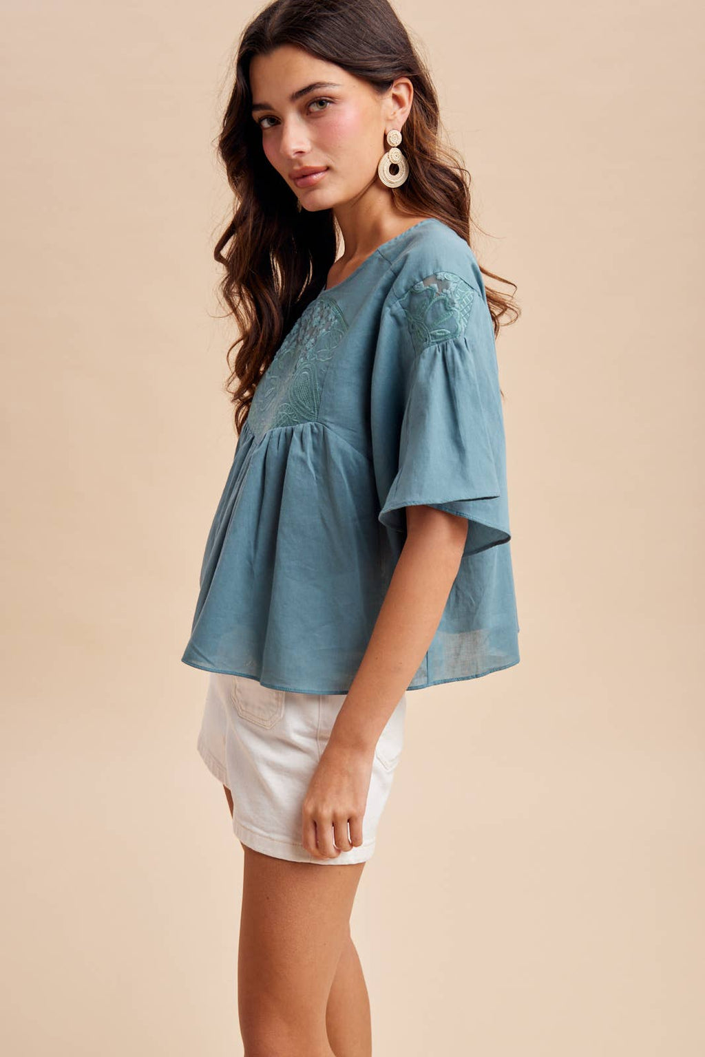 COTTON EMBROIDERED FLUTTER SLEEVE TOP