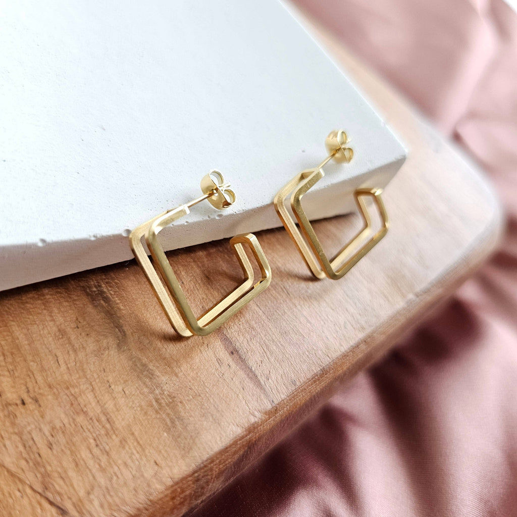 Luxe Gold Kamora Hoop Earrings