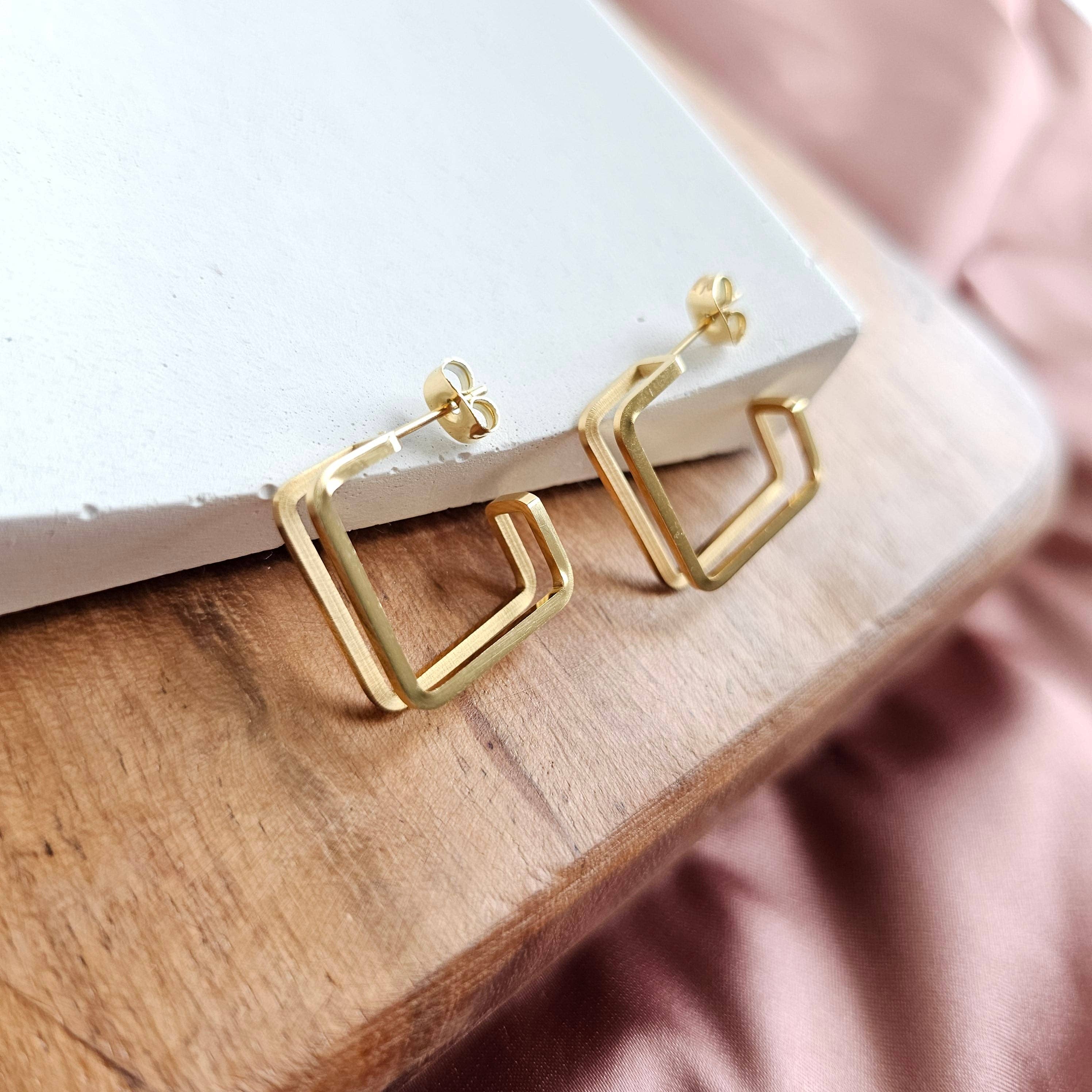 Luxe Gold Kamora Hoop Earrings