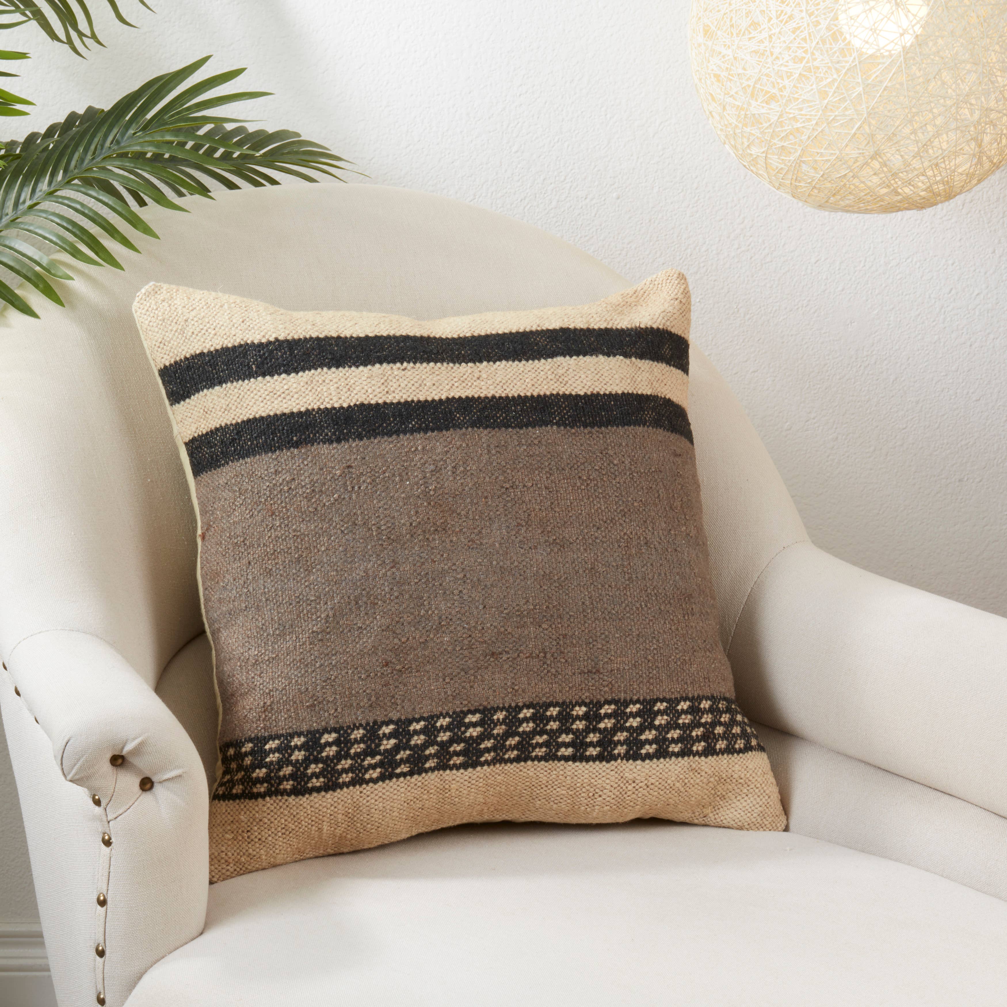 Kilim Design Throw Pillow