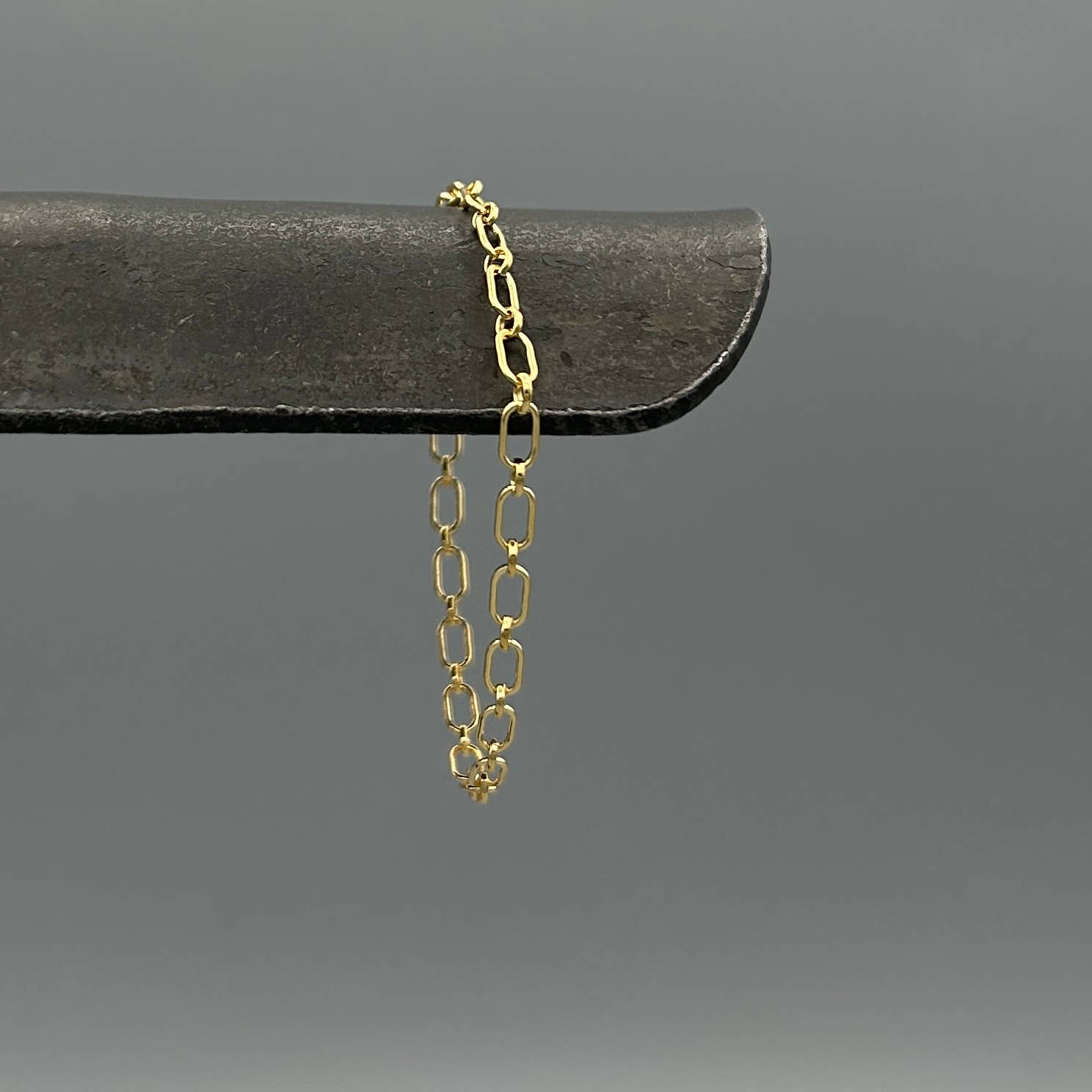 Gold Oblong Link Chain Bracelet