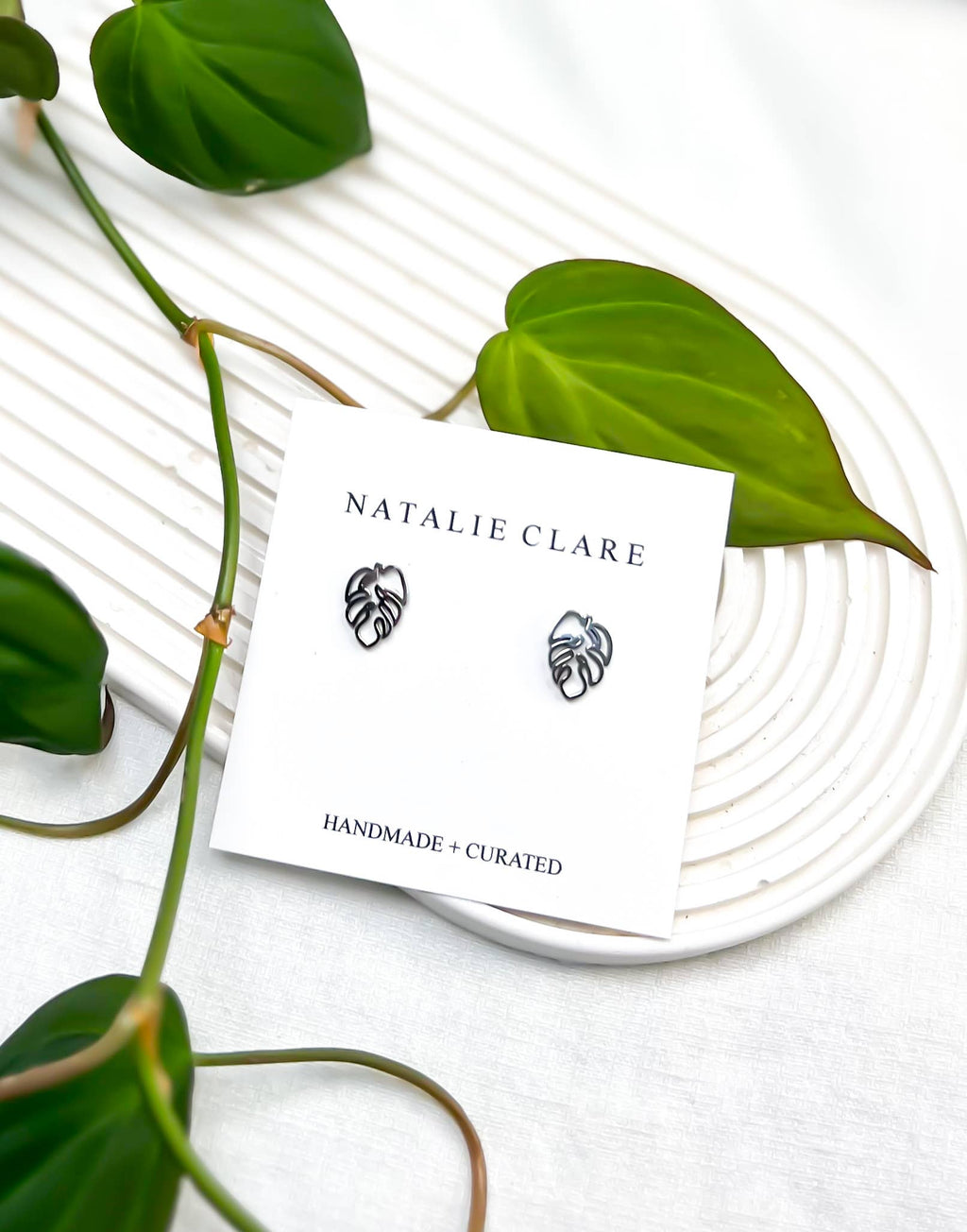 Hollow Leaf Stud