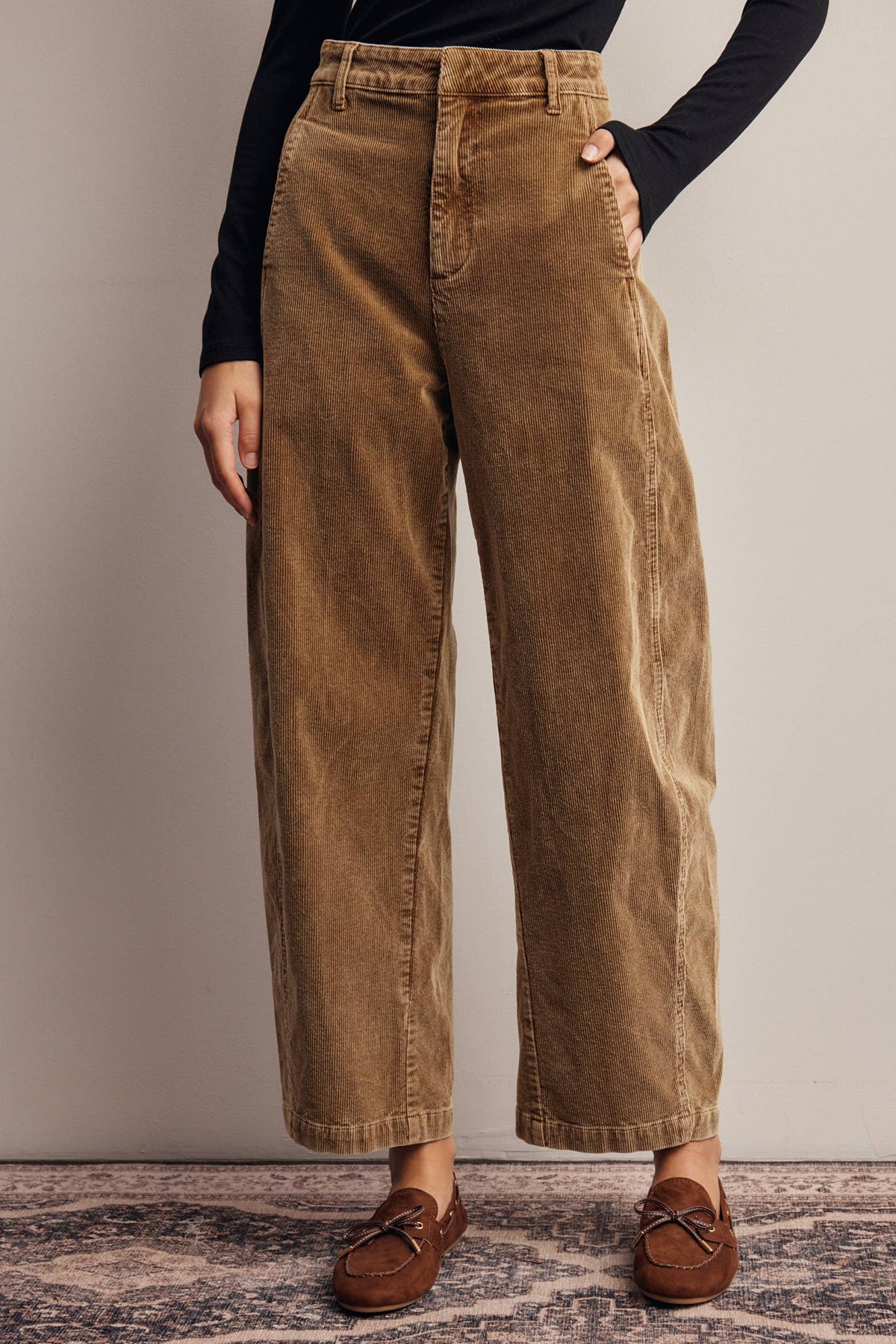 Stretch Corduroy Barrel Leg Pants
