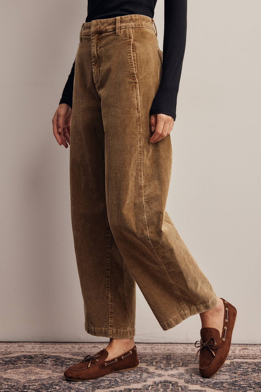 Stretch Corduroy Barrel Leg Pants