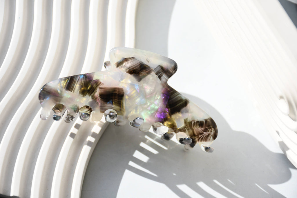 Oval Wave Acetate Hair Claw