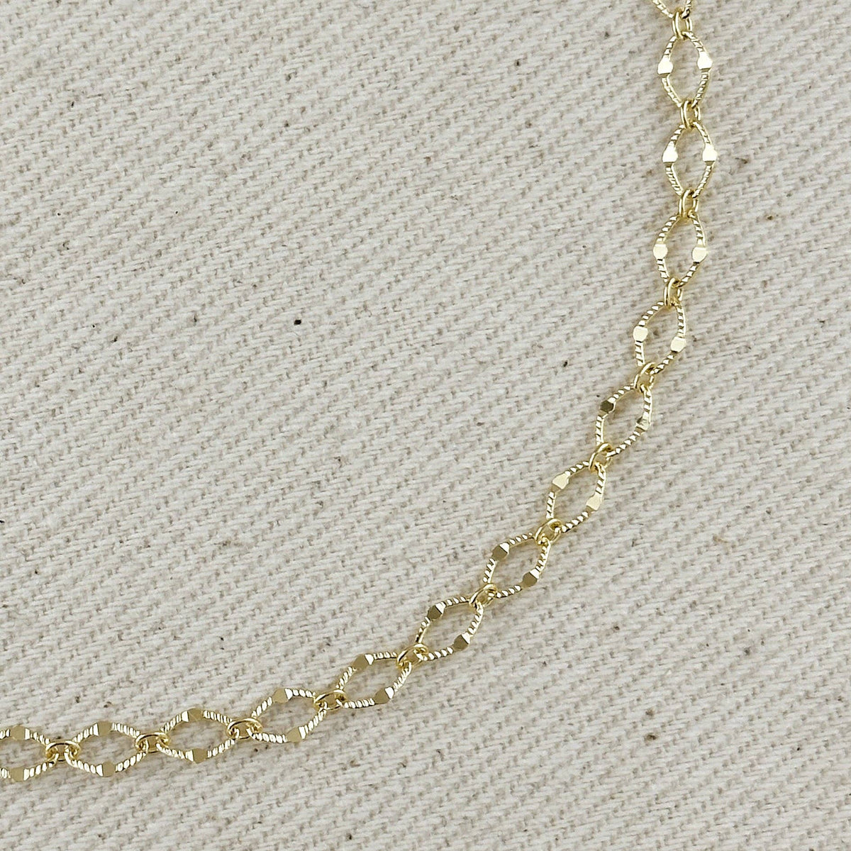 Diamond Cut Detailed Chain Necklace