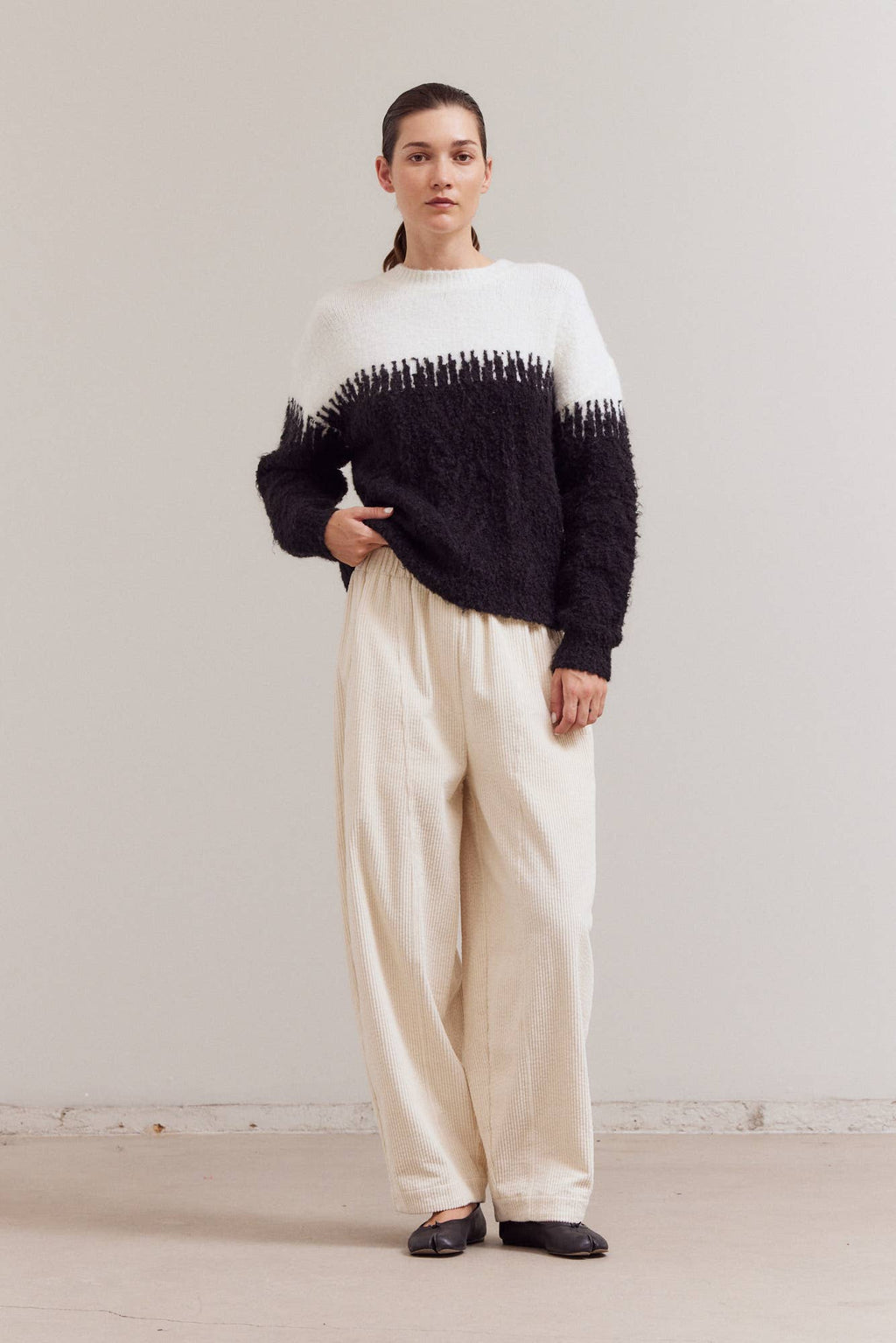 YARN MIXED BLOCK SWEATER TOP