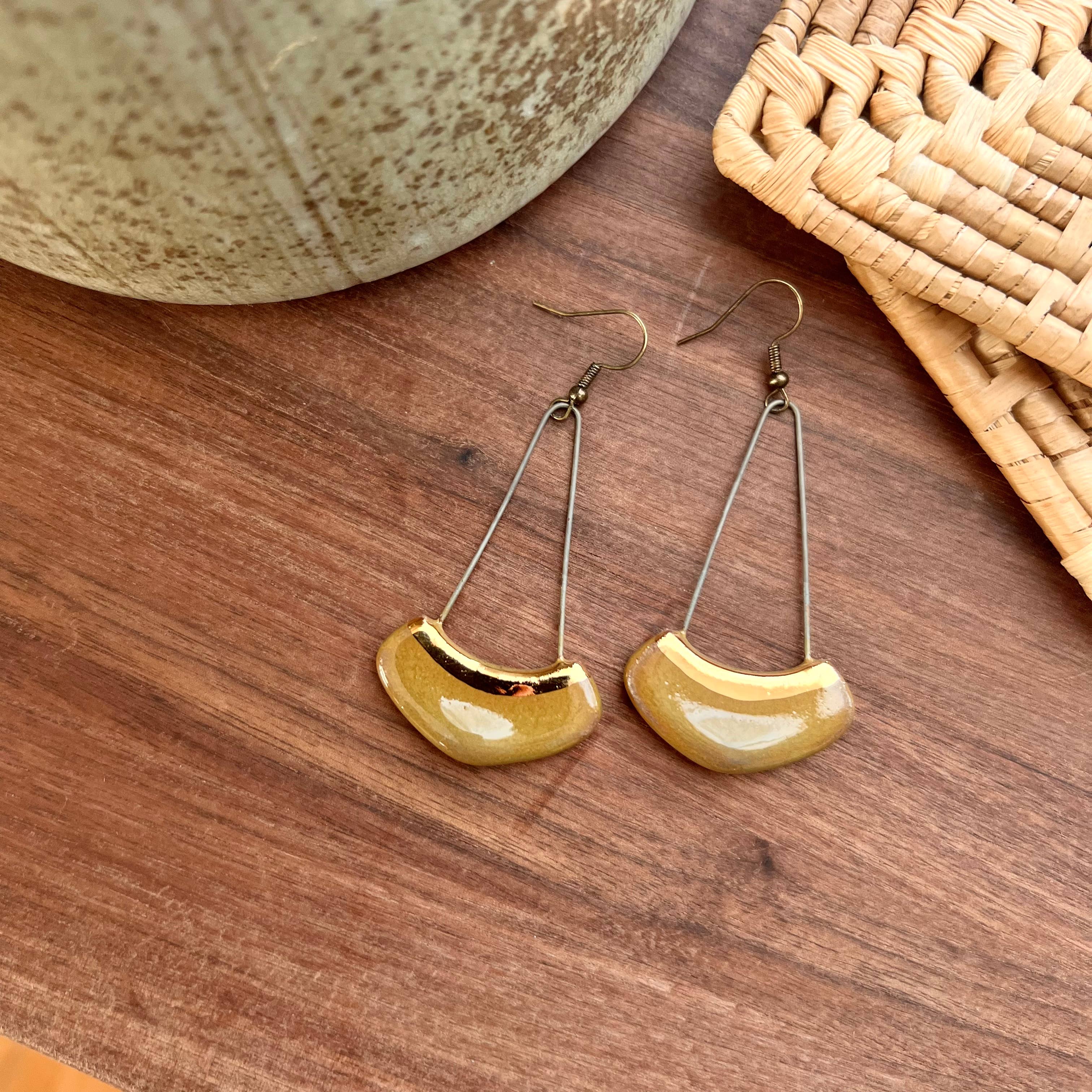 Olive Gold Lined Collar Earrings