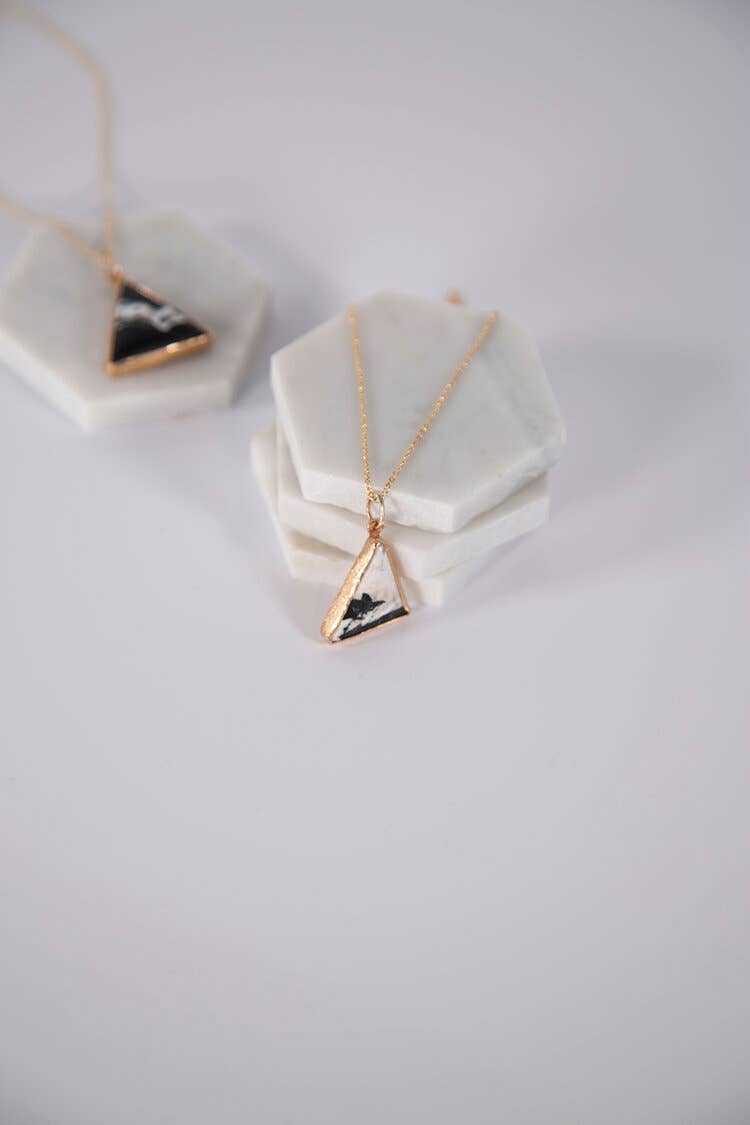Tiny Unity Necklace - Gold