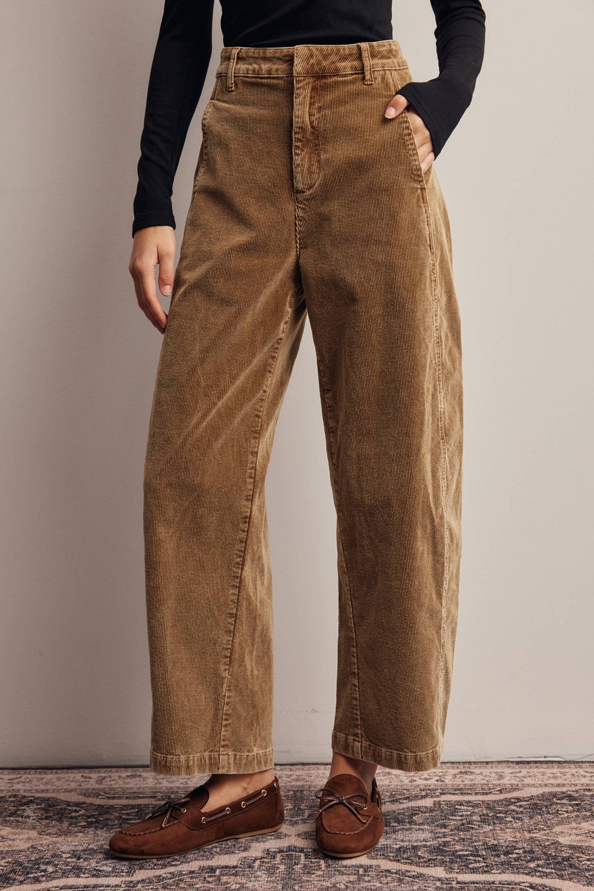 Stretch Corduroy Barrel Leg Pants