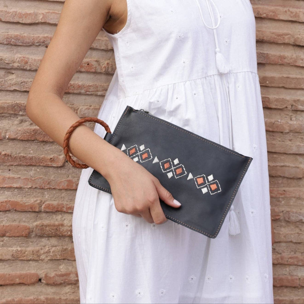 Tanwir Embroidered Clutch