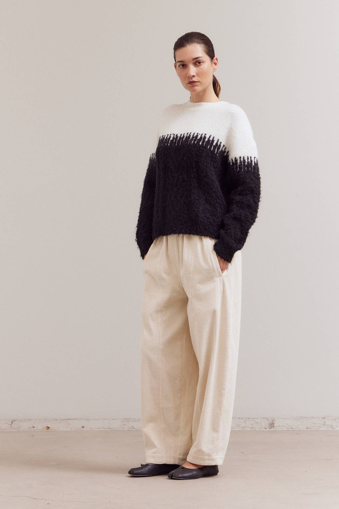 YARN MIXED BLOCK SWEATER TOP