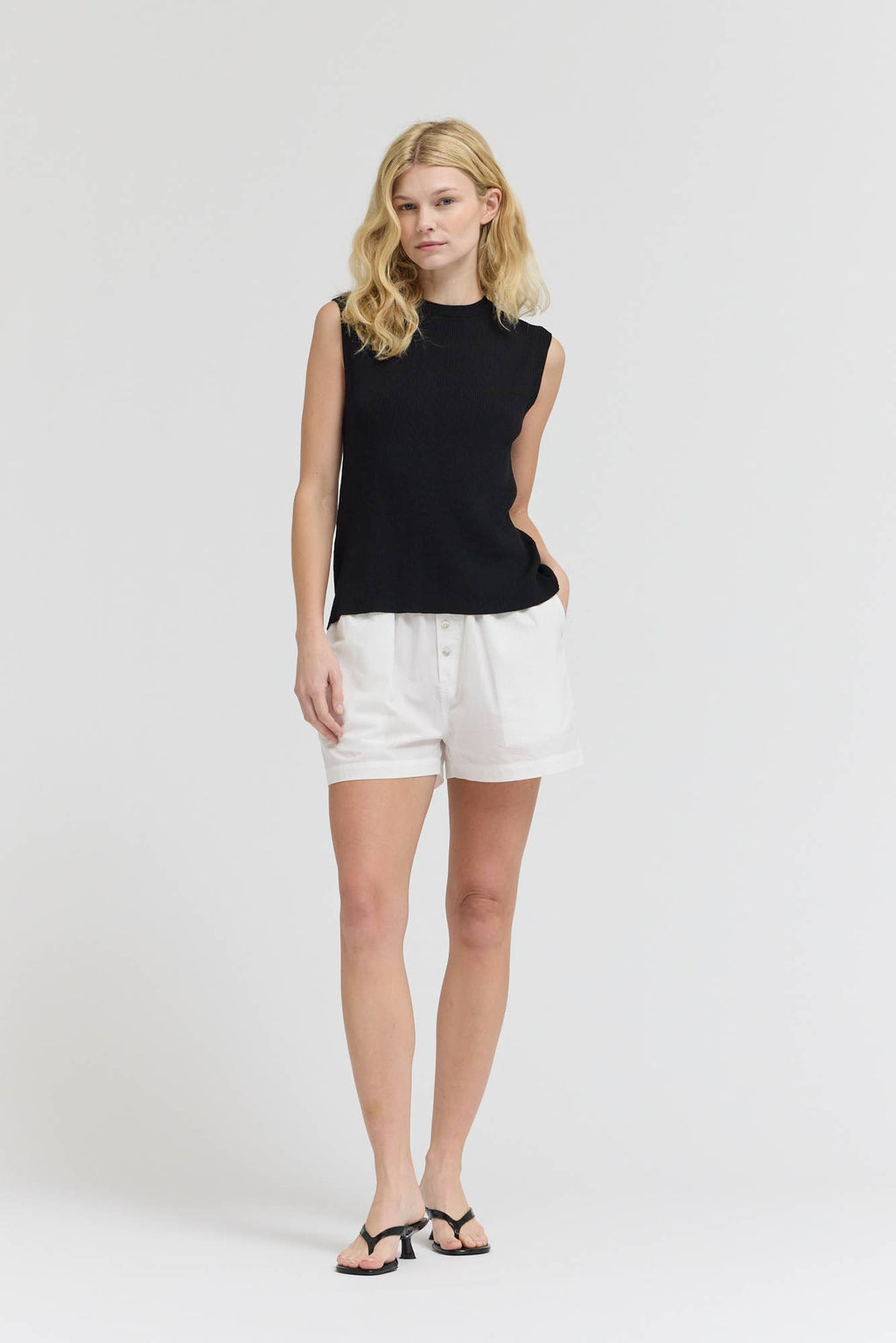 BACK SLIT SLEEVELESS TANK TOP