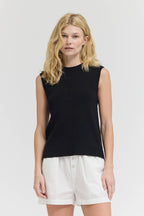 BACK SLIT SLEEVELESS TANK TOP