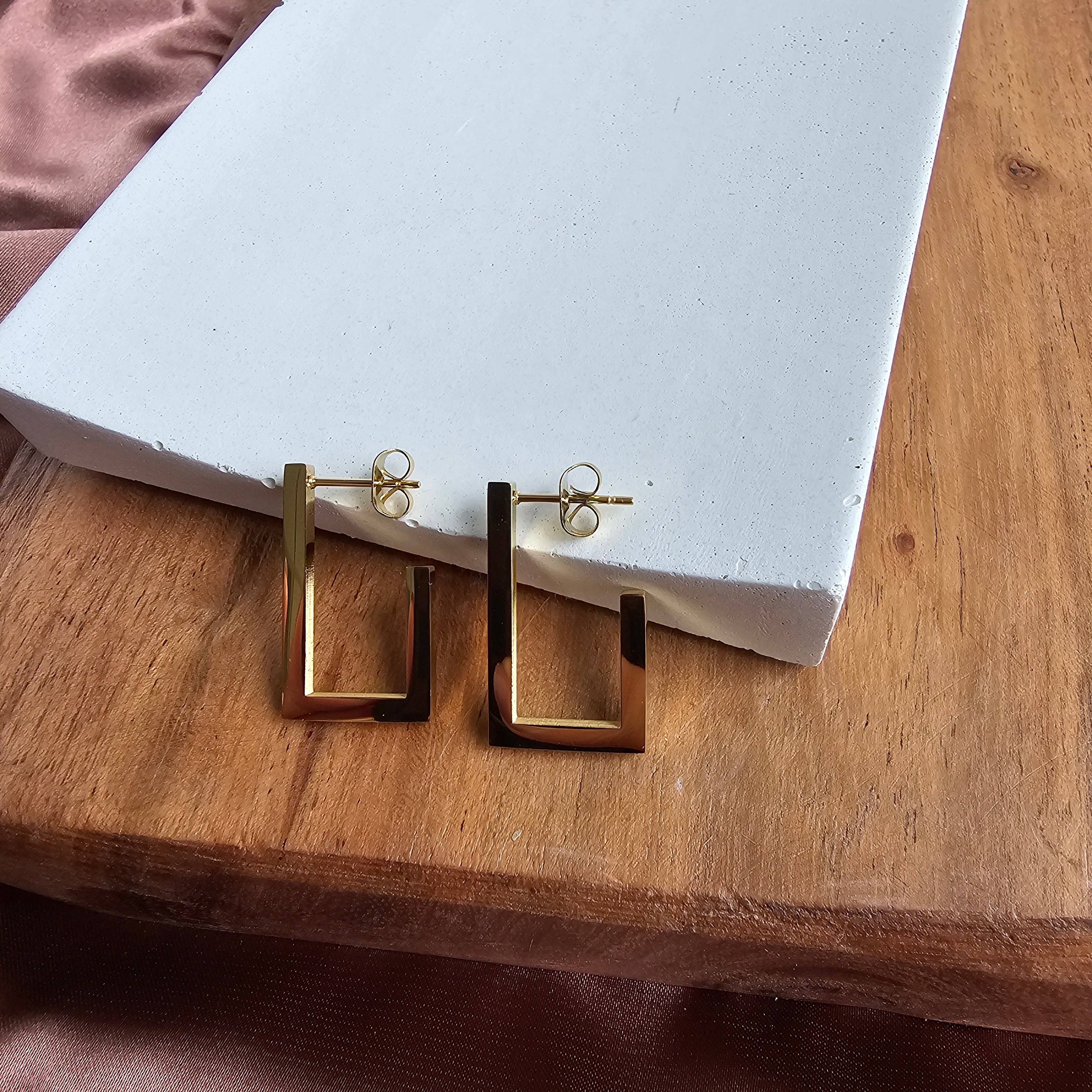 Luxe Gold Goldi Hoop Earrings