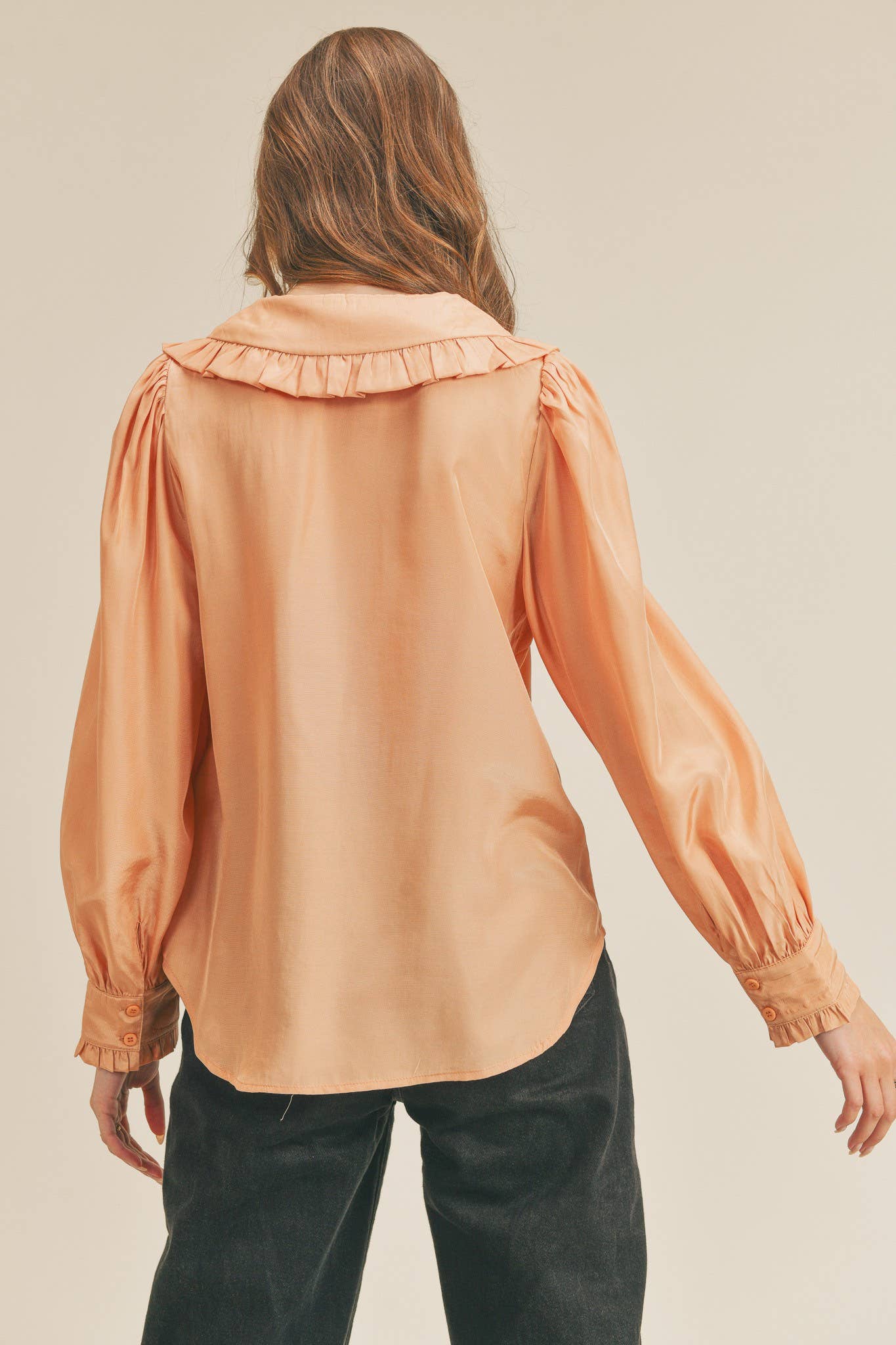 RUFFLE COLLAR BUTTON DOWN TOP
