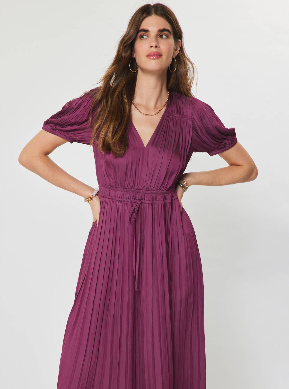 Pleated V-neck Short Sleeve Midi Dress