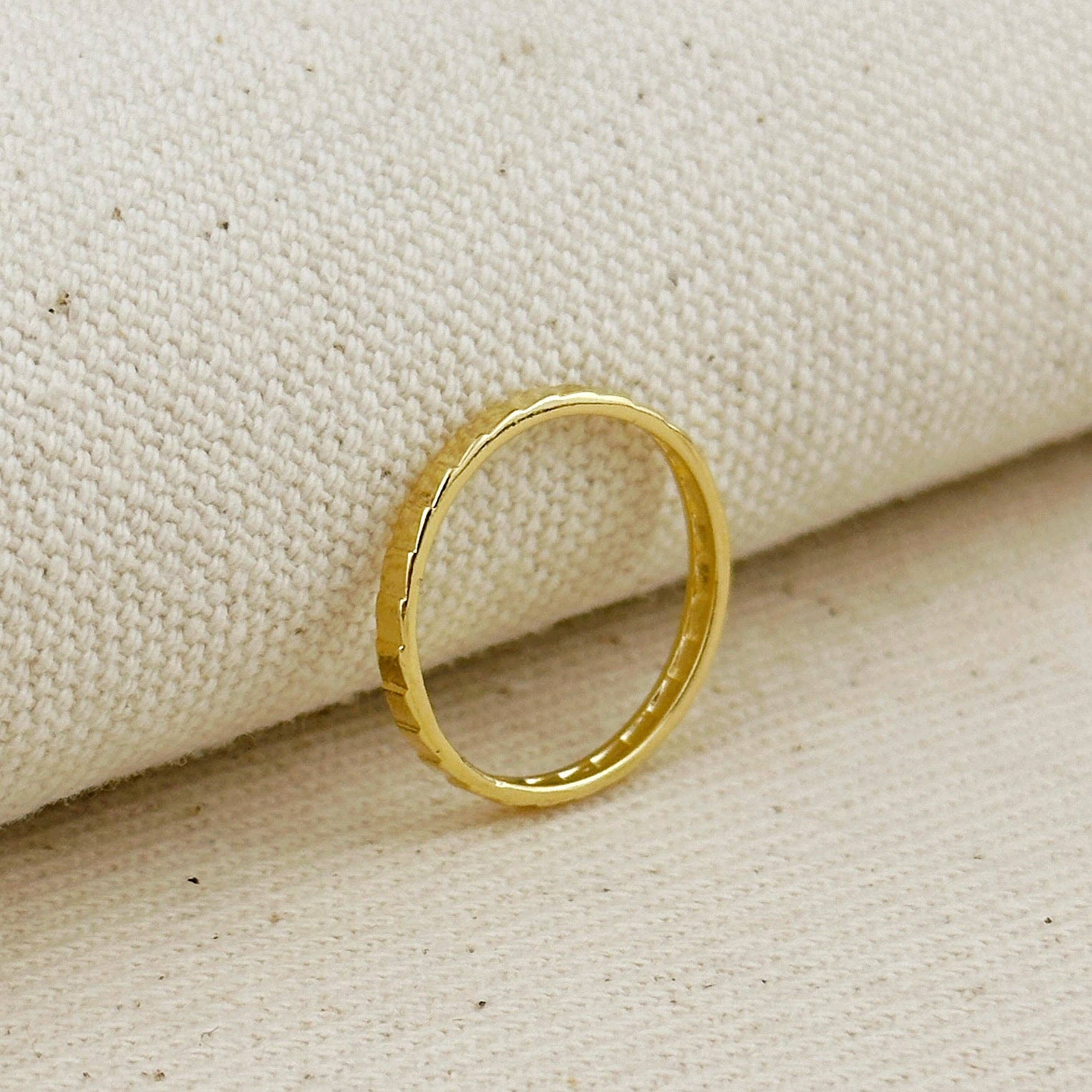 2mm Diamond Cut Band Ring