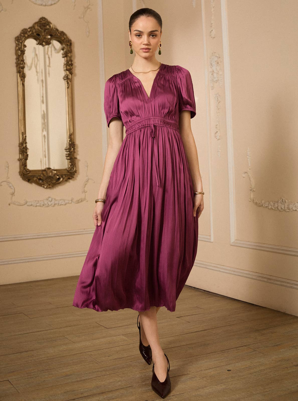 Pleated V-neck Short Sleeve Midi Dress