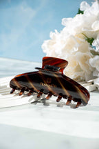 Glamour Grip Wave Claw in Tigers Eye